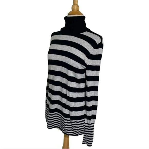 American Eagle Outfitters L black & gray striped turtleneck sweater - Picture 3 of 5